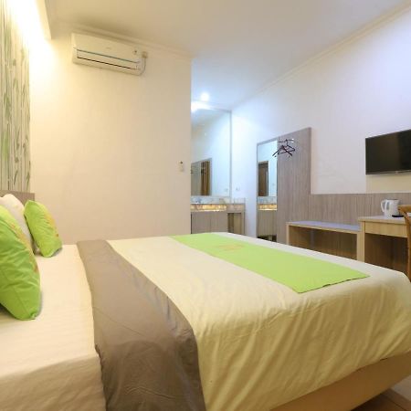 Hotel Huswah Airport タンゲラン エクステリア 写真