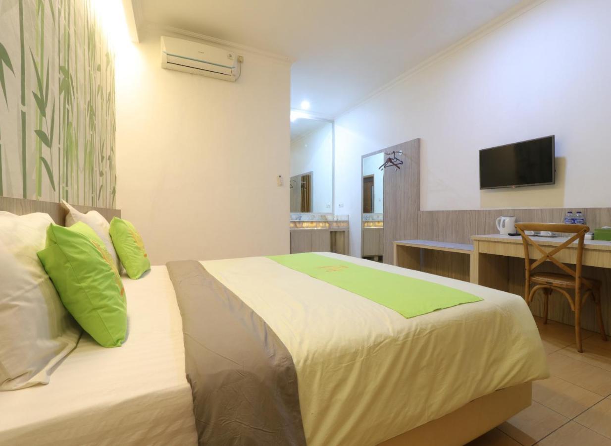 Hotel Huswah Airport タンゲラン エクステリア 写真