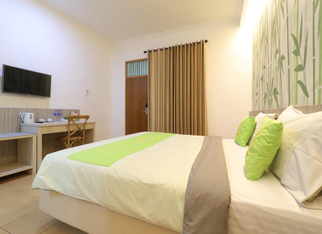 Hotel Huswah Airport タンゲラン エクステリア 写真