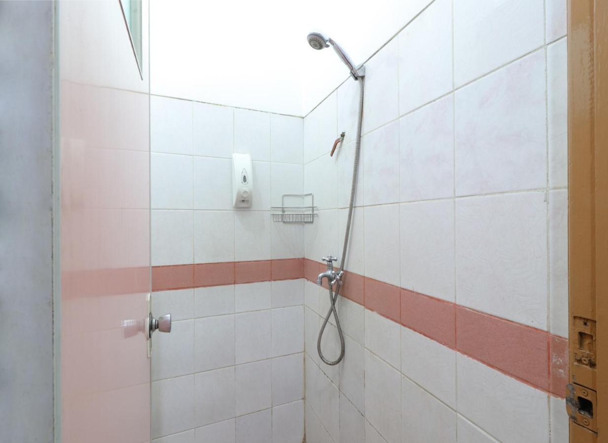 Hotel Huswah Airport タンゲラン エクステリア 写真