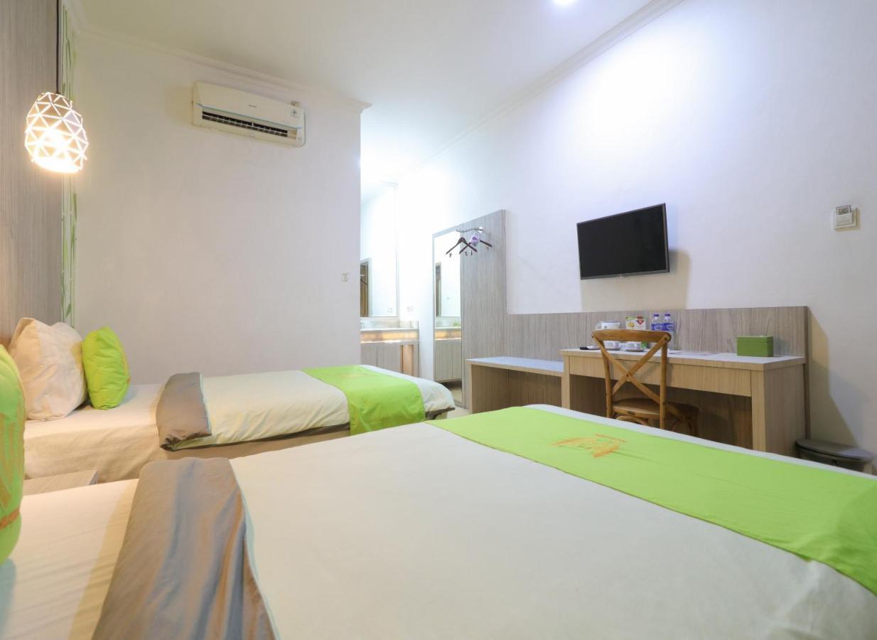 Hotel Huswah Airport タンゲラン エクステリア 写真