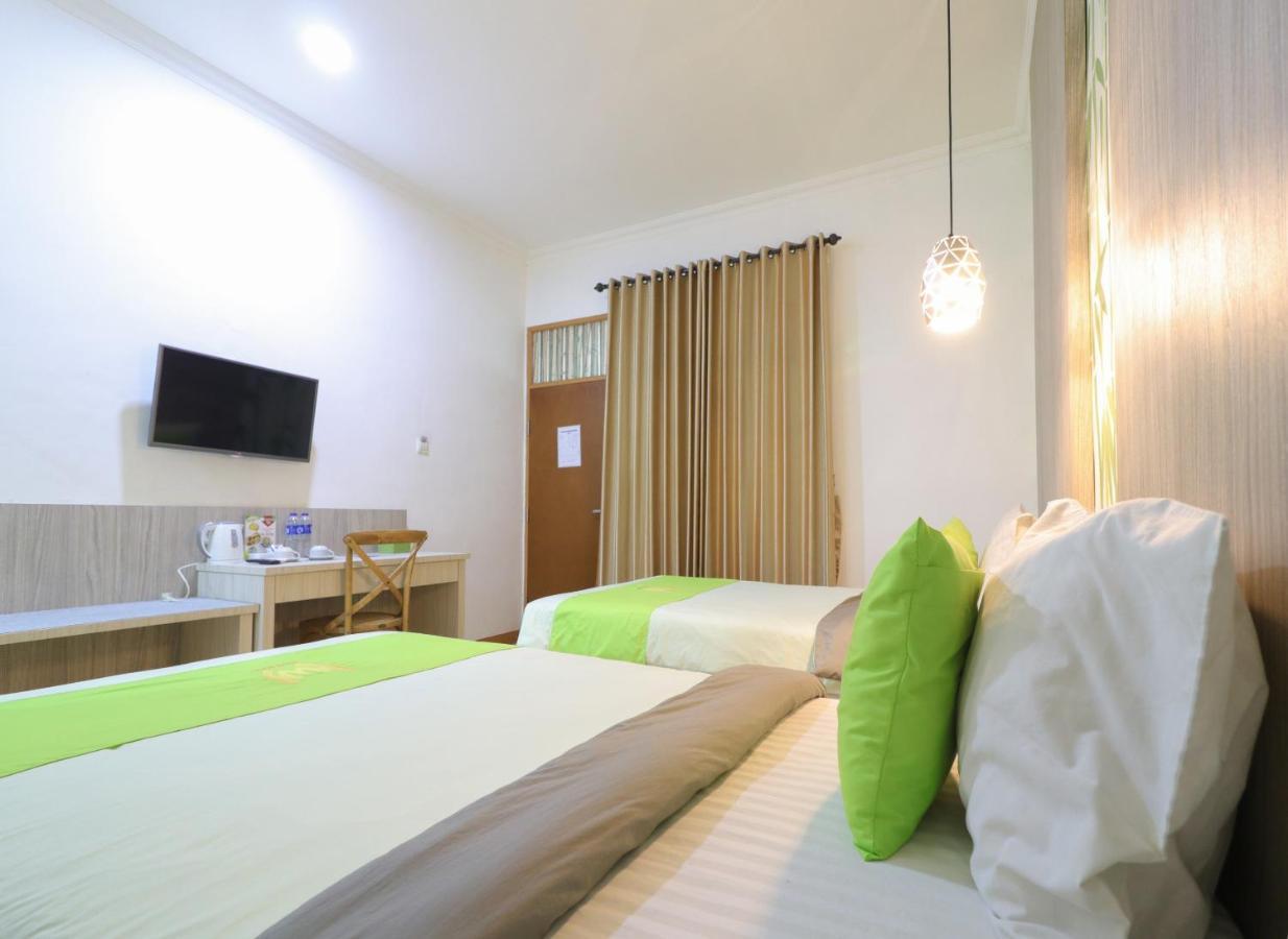 Hotel Huswah Airport タンゲラン エクステリア 写真